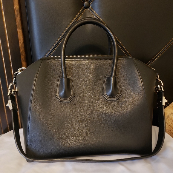 💖Host pick💖Authentic Givenchy Antigona medium - Picture 2 of 7